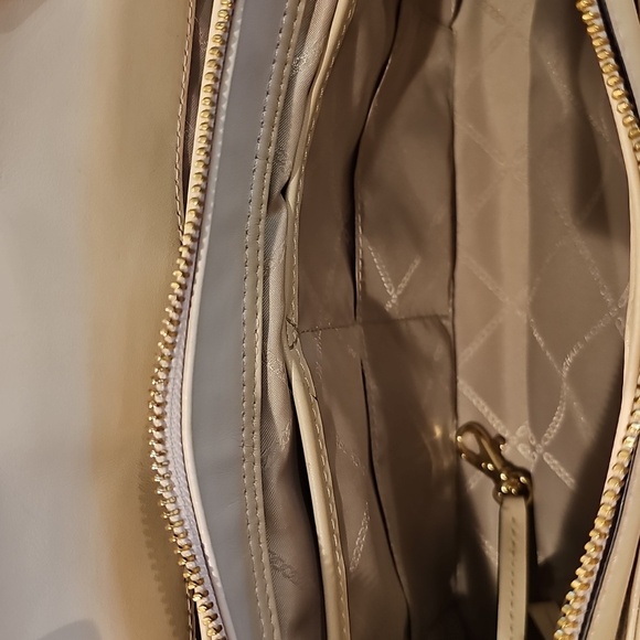 Michael Kors "Susan" Soft Pink Medium Quilted Satchel Leather with Gold Hardware - Picture 13 of 13